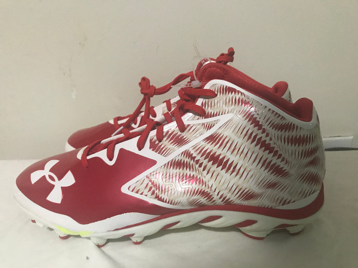 Authentic New Under Armour Clutch Fit Cleats Mens Shoes Size 15  Red White